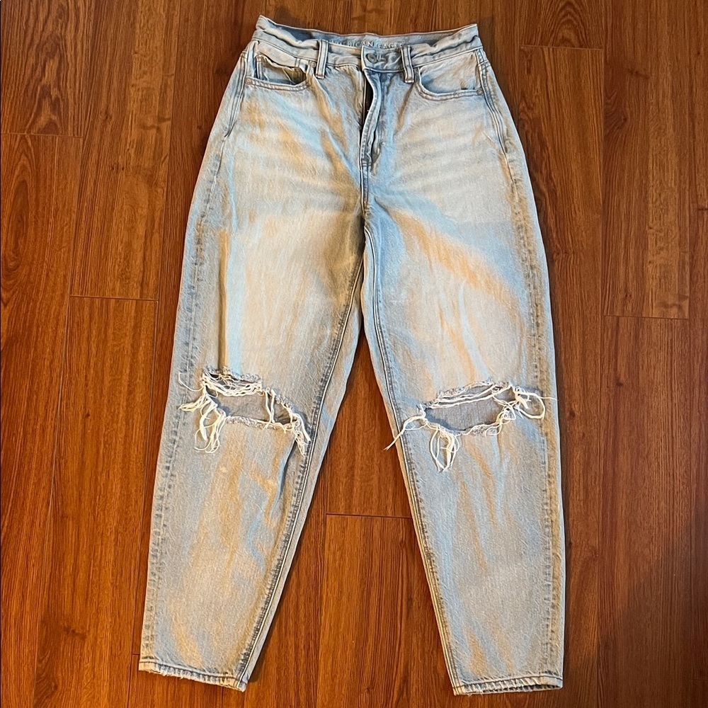 American Eagle Relaxed Mom Jeans
